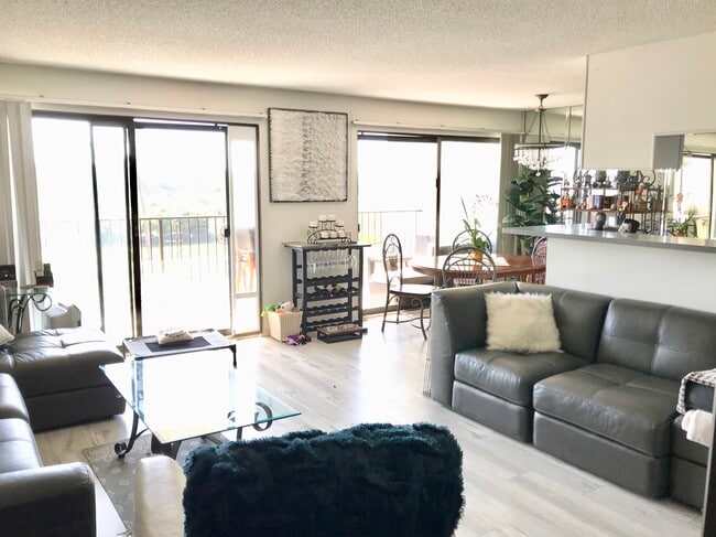 Building Photo - 1720 Ardmore Ave