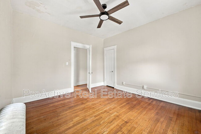 Building Photo - 734 Shirley Ave