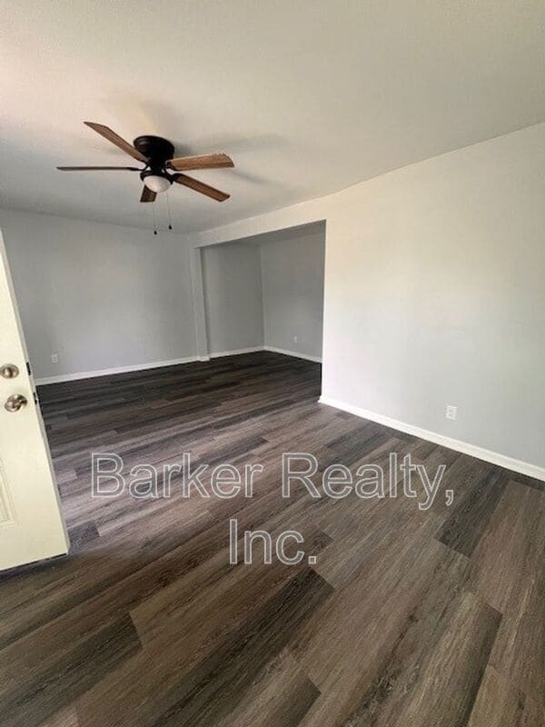 Building Photo - 1602 Pender St