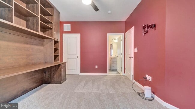 Building Photo - 513 Riversail Ln