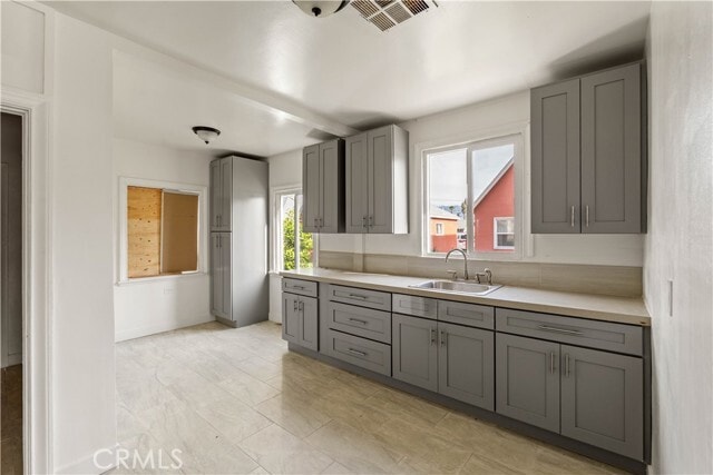 Building Photo - 272 W 9th St