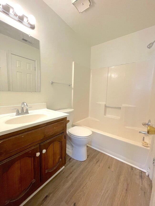 Building Photo - 5523 Gates Landing Rd