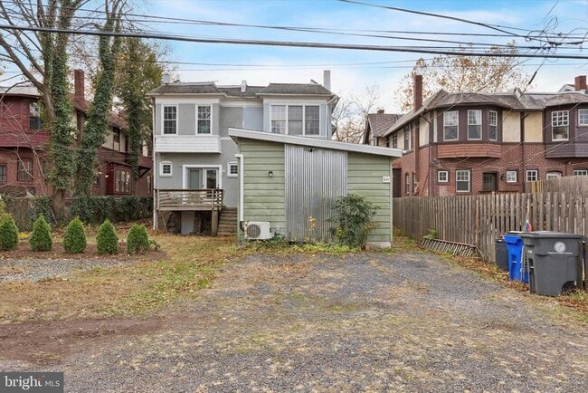 Building Photo - 641 E High St