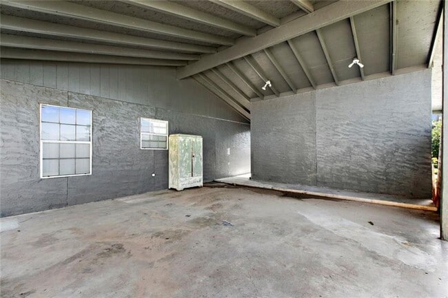 Building Photo - 6205 Hyside Dr