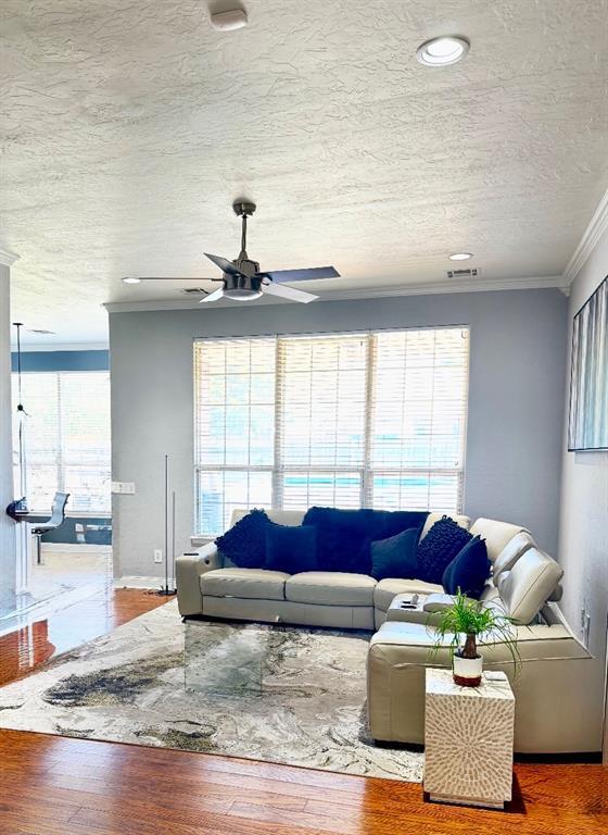 Building Photo - 9217 Forest Cove Cir