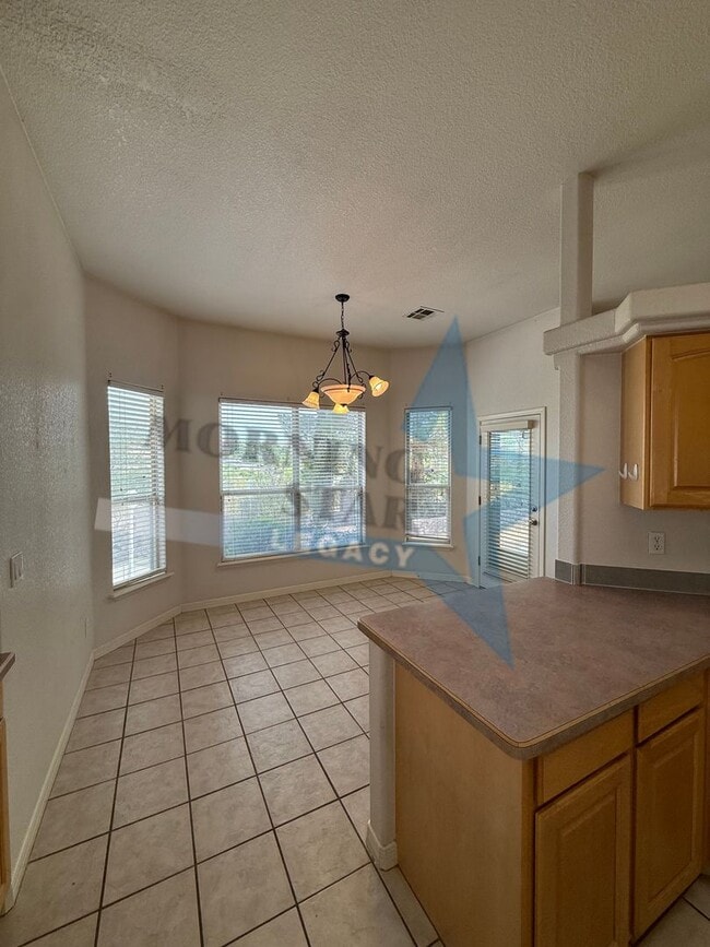 Building Photo - Spacious 3-Bedroom Home Off Roadrunner!