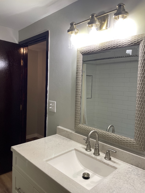 Building Photo - 5704 Duquesne Pl