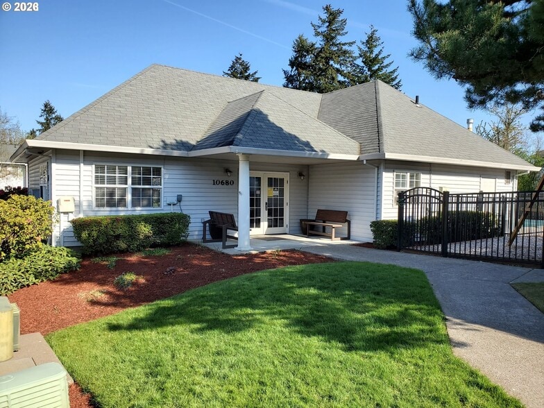 community clubhouse - 10620 SW Davies Rd