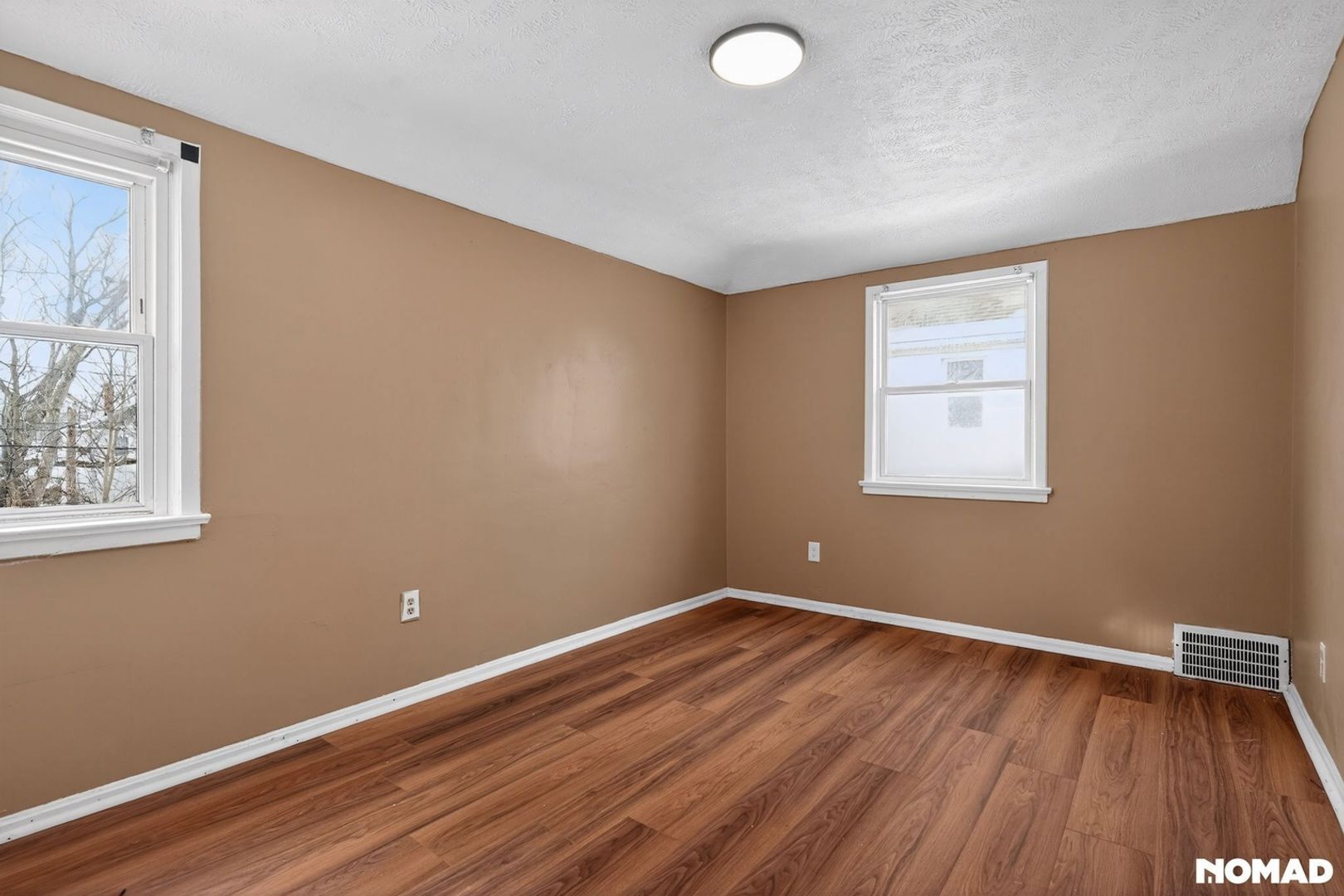 Building Photo - 3894 E 144th St