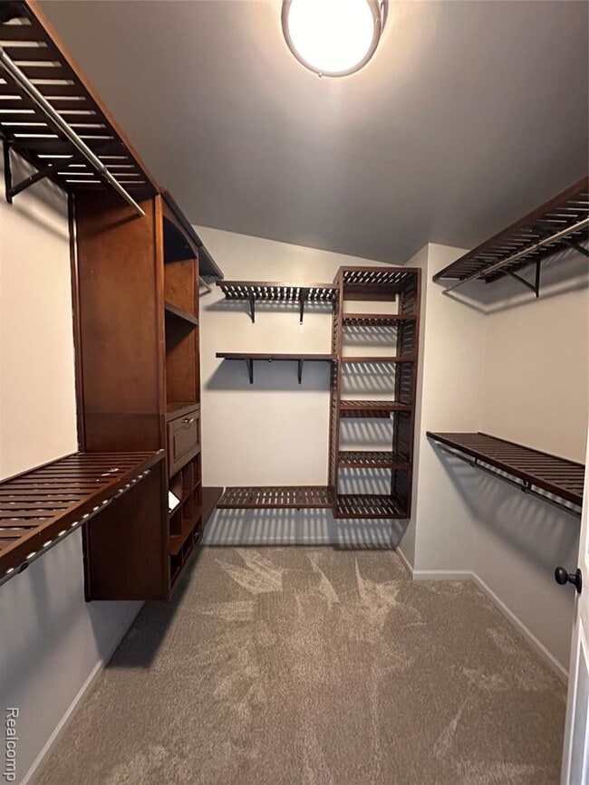 Building Photo - 4240 Maple St