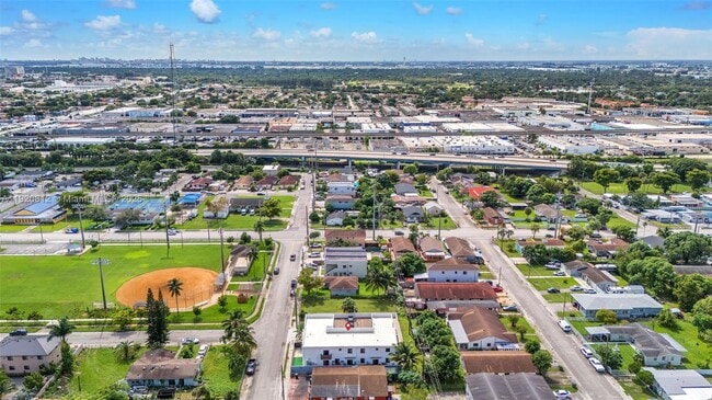 Building Photo - 2400 W 5th Way