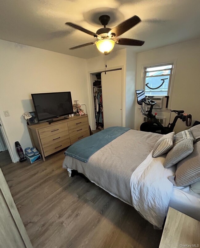 Building Photo - 555 W Broadway