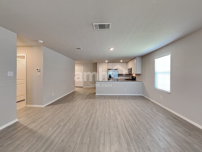 Building Photo - 502 Summersweet Rd