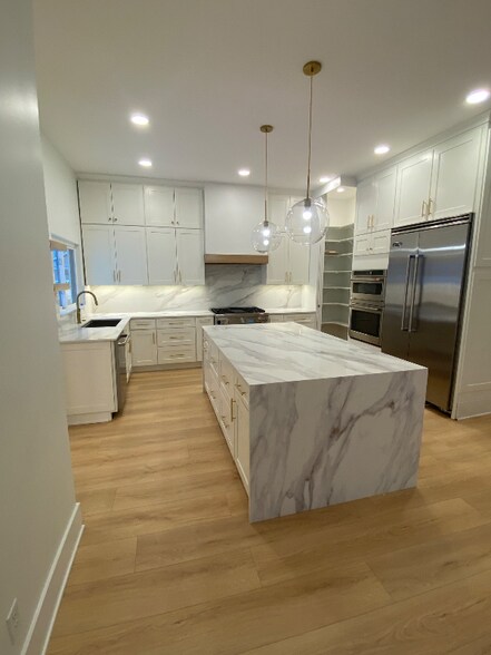 Building Photo - 421 S Union St