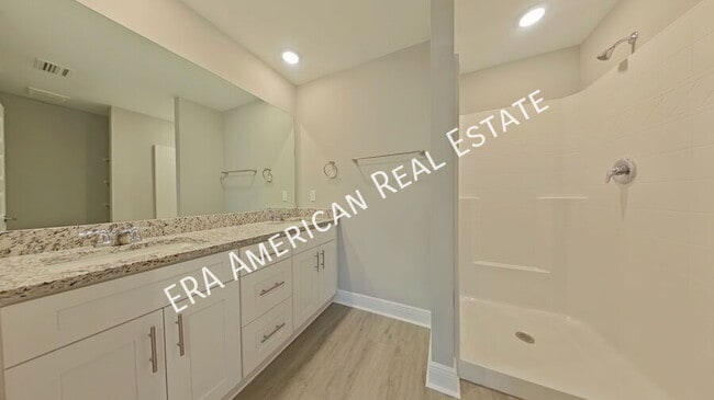 Building Photo - 816 Kenneth Dr