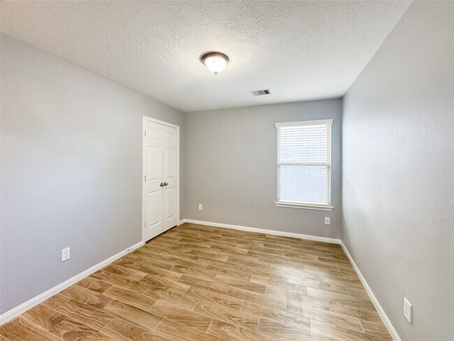 Building Photo - 19214 Garrett Knolls Ln