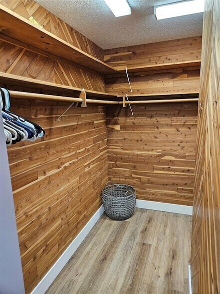 Building Photo - 917 S Gondola Dr