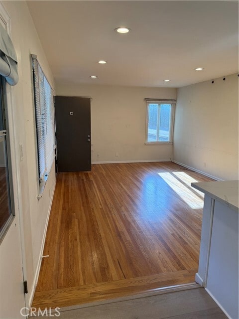 Building Photo - 547 W Sierra Madre Blvd