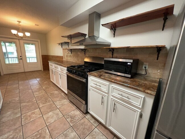 Building Photo - 30707 Martens Rd