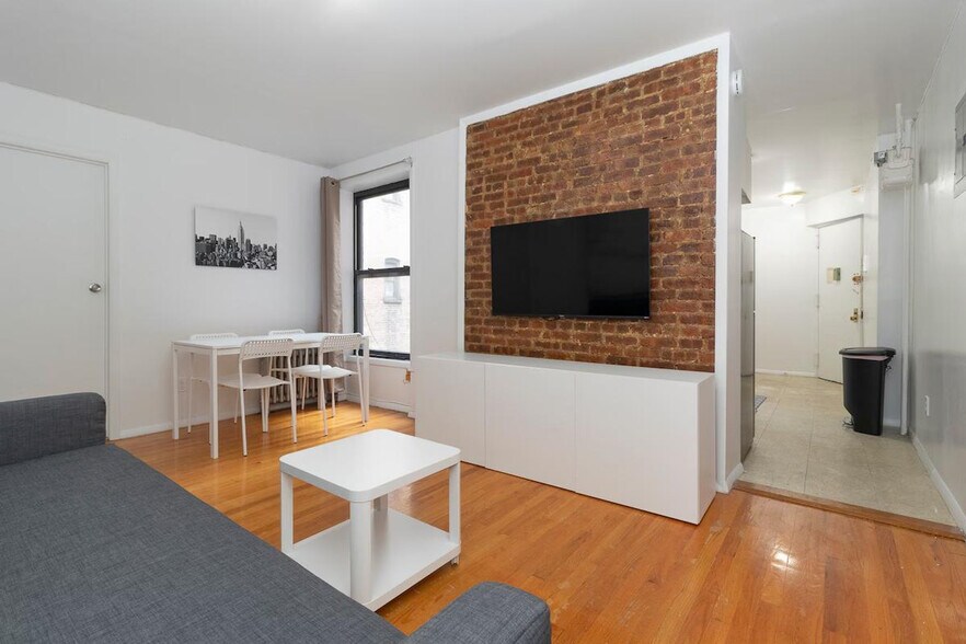 Building Photo - 1794 1st Ave