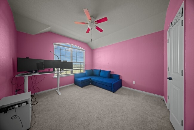 Building Photo - 115 Parkwood Dr