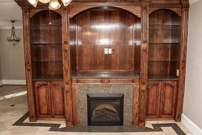 Building Photo - 262 Twin Lakes Ln