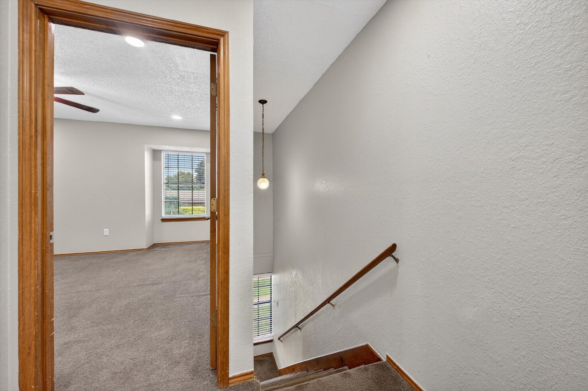 Building Photo - 305 Cambridge Dr