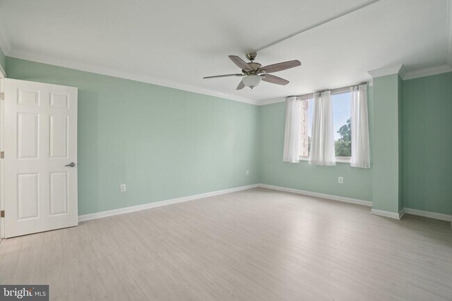 Building Photo - 1515 S Arlington Ridge Rd