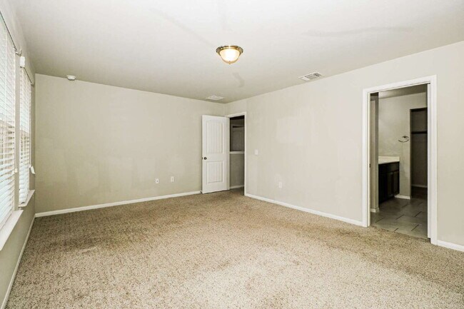 Building Photo - 9201 Sawyer Fay Ln