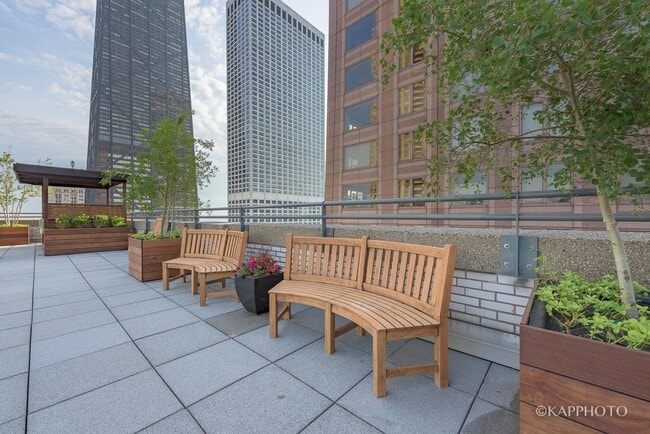 Building Photo - 777 N Michigan Ave