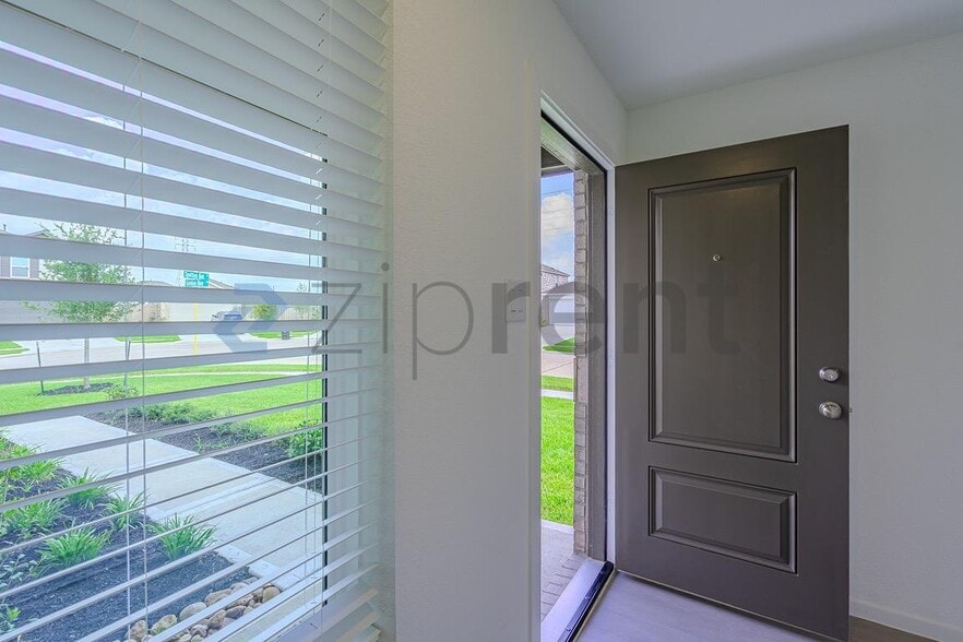 Building Photo - Unit