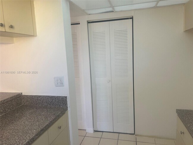 Building Photo - 590 NW 114th Ave