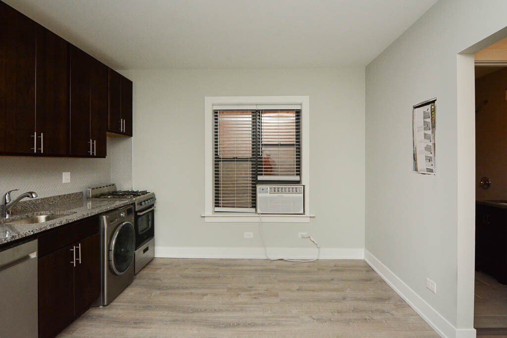 Building Photo - 432.5 W Belden Ave