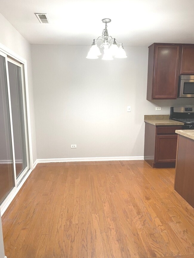 Building Photo - 337 Devoe Dr