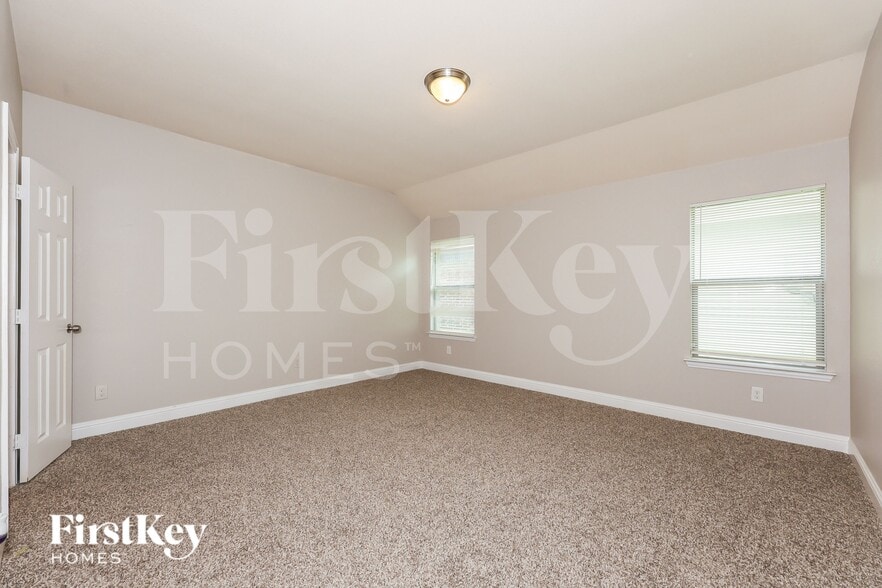 Building Photo - 610 Canvas Ct