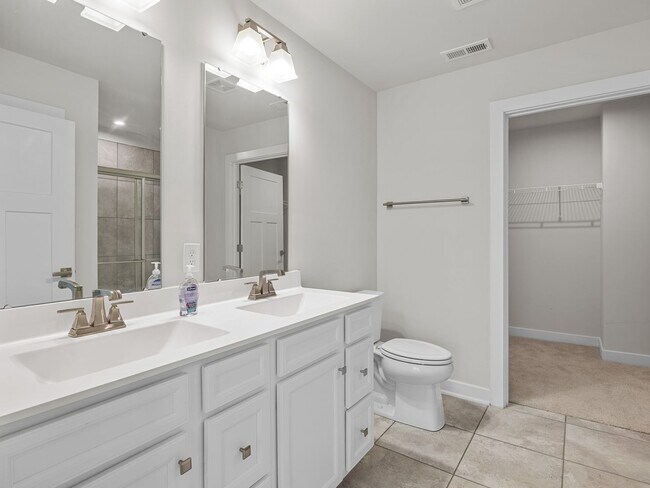 Building Photo - Move In Special - Greenville Dream Townhome: Modern 3 BR, 2.5 BA Steps from the Swamp Rabbit Trai...