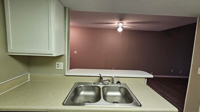 Building Photo - 7655 Melissa Ct