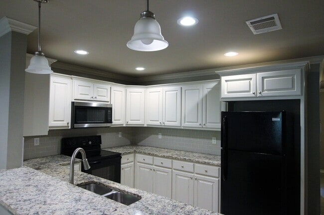 Building Photo - 6335 Villa Rosa Way