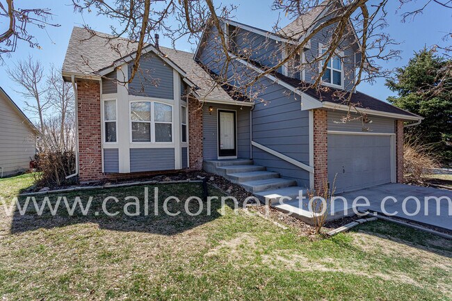 Building Photo - 940 Royal Crown Ln