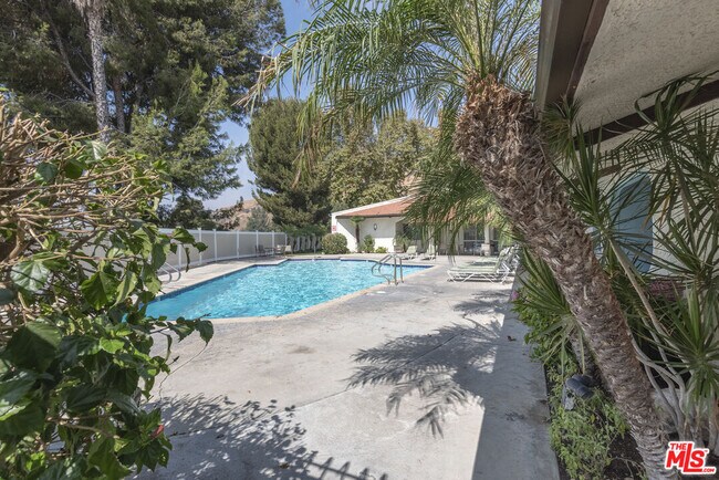 Building Photo - 9634 Via Rimini