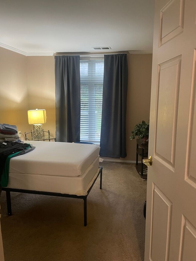 Building Photo - Coming soon! Ground level condo in Lake Heron