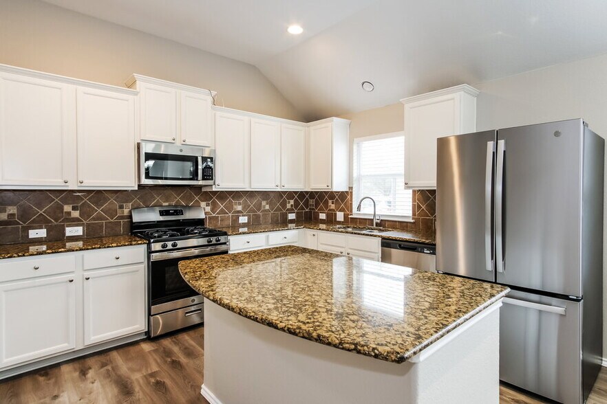 Building Photo - 837 Clear Springs Hollow