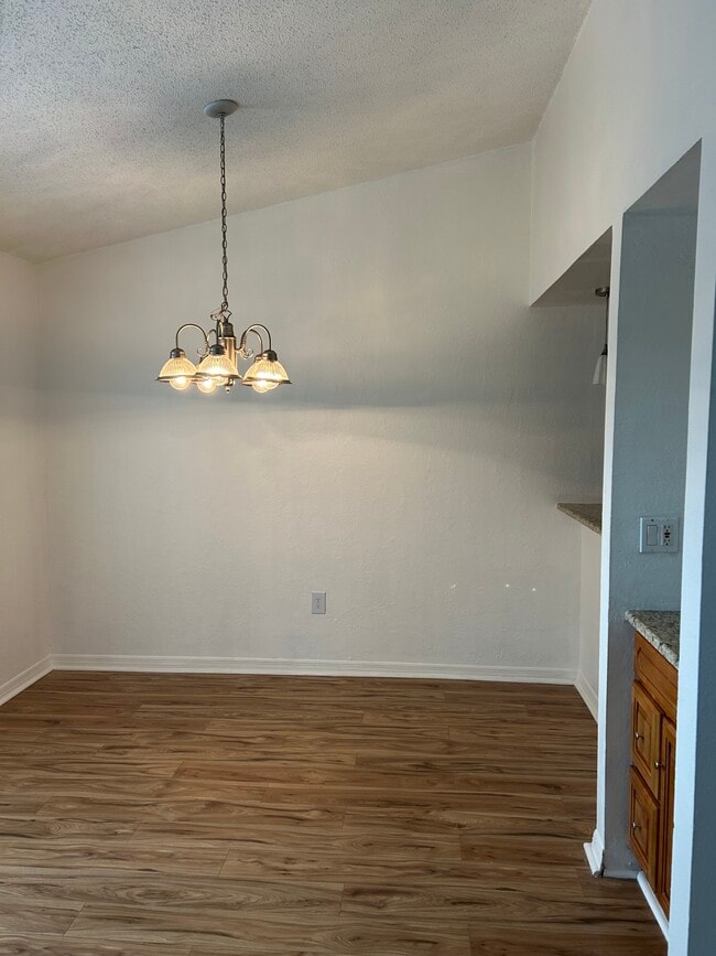 Building Photo - 628 Trinidad Ct