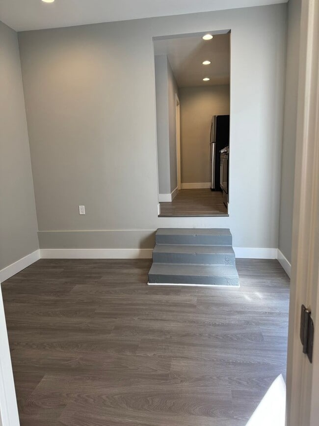 Building Photo - 54TH STREET 2985-2987 #1 FRONT UNITS