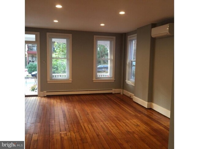 Building Photo - 117 Magnolia St