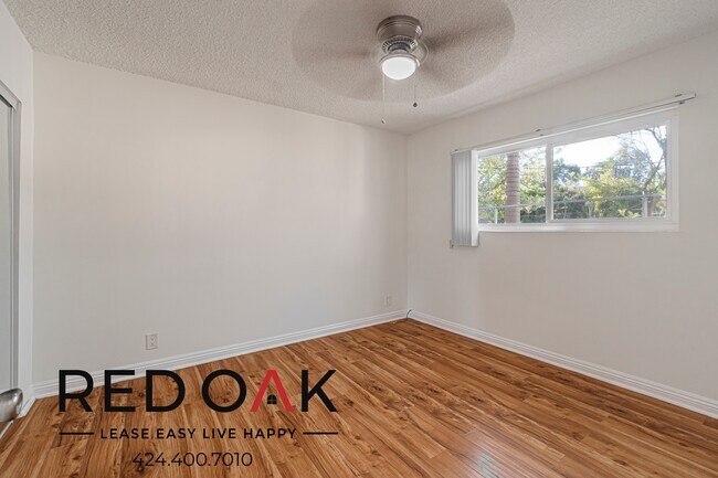 Building Photo - 1323 N Harvard Blvd
