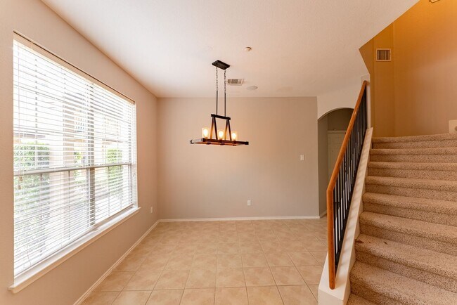 Building Photo - Stunning North-Austin  2/2.5 Home