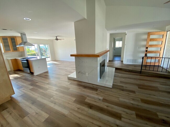 Building Photo - Carr Dr