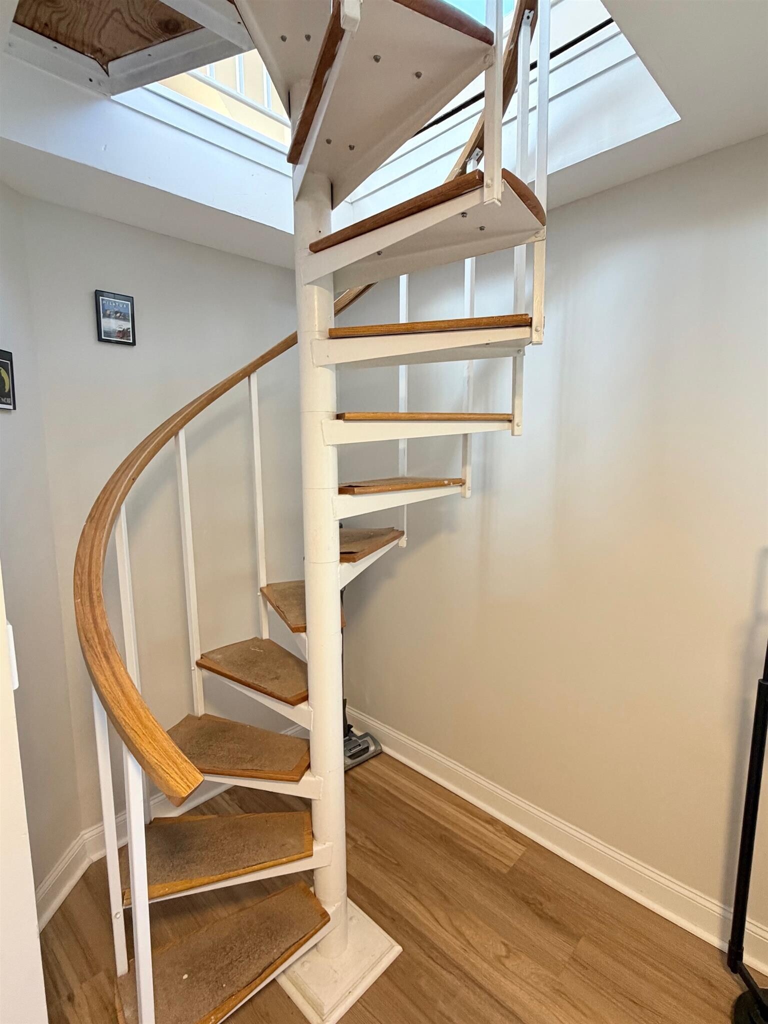 Building Photo - 72 College Ave