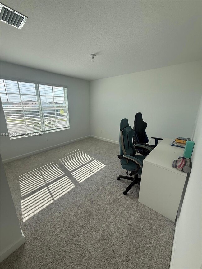 Building Photo - 1662 Hoot Owl Holw